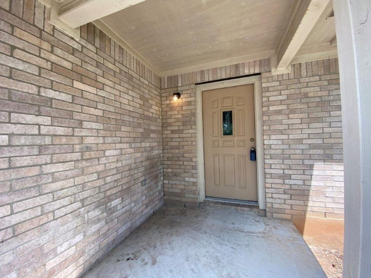 124 Easy St - Photo 3 of 39