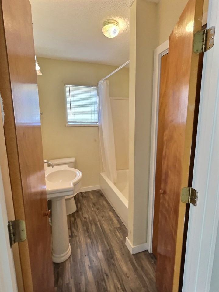 1505 Bowen Ave - Photo 6 of 15