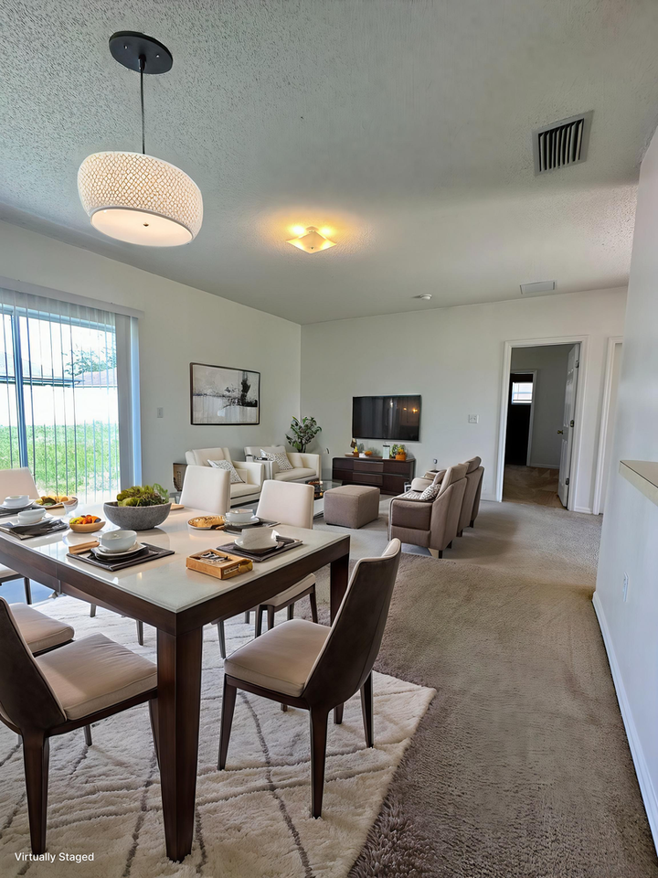 139 Dorchester Court - Photo 3 of 13