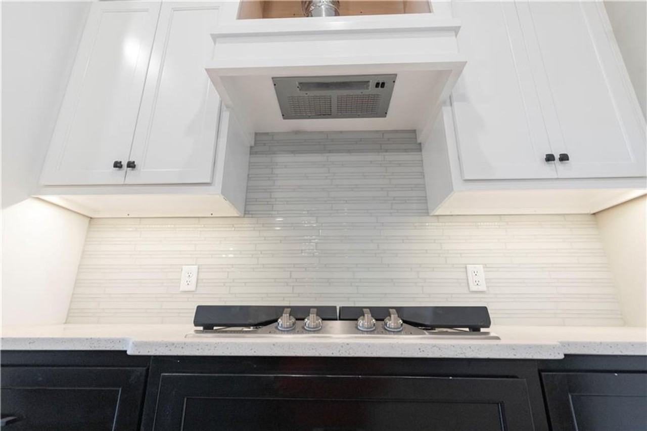 8325 Nw 163rd St - Photo 6 of 26