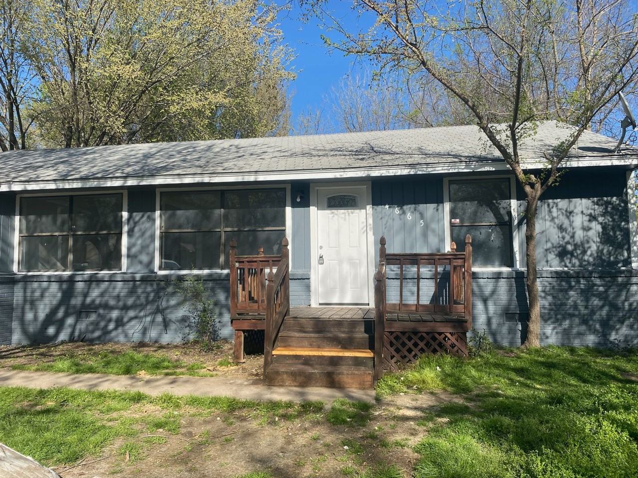 4665 N Main St - Photo 3 of 12