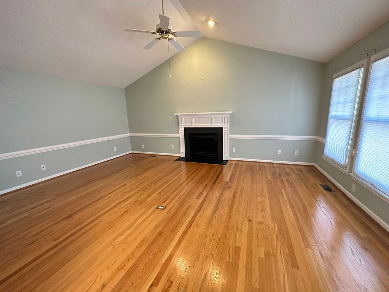 1611 Majesty Dr - Photo 4 of 25