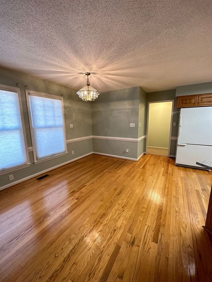 1611 Majesty Dr - Photo 6 of 25