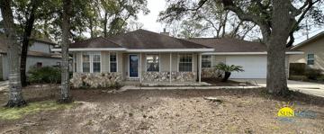 featured image of 6 Shamrock Dr