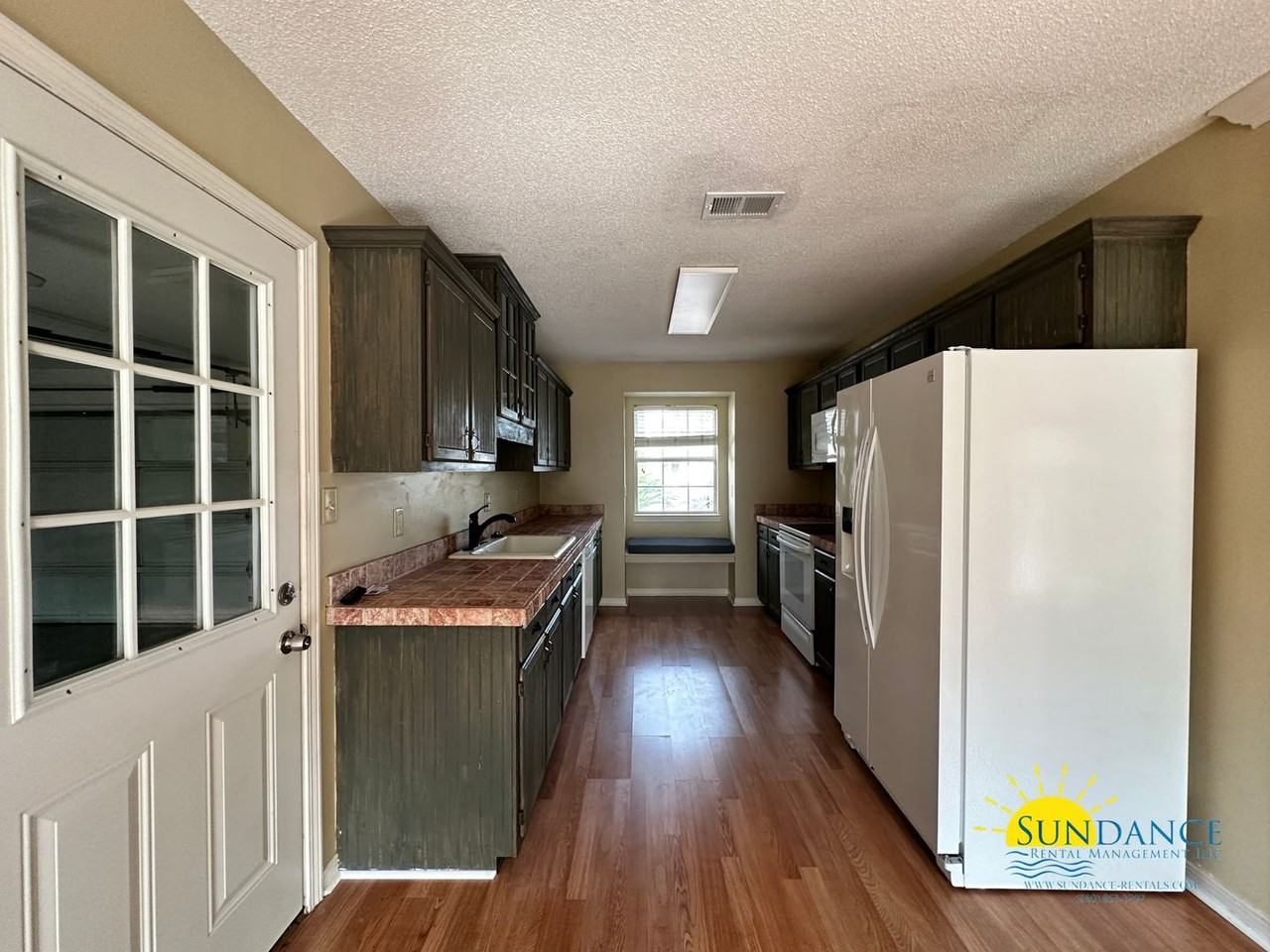 6 Shamrock Dr - Photo 3 of 17