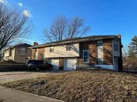 1004 Se 7th Ter - Photo 1 of 1