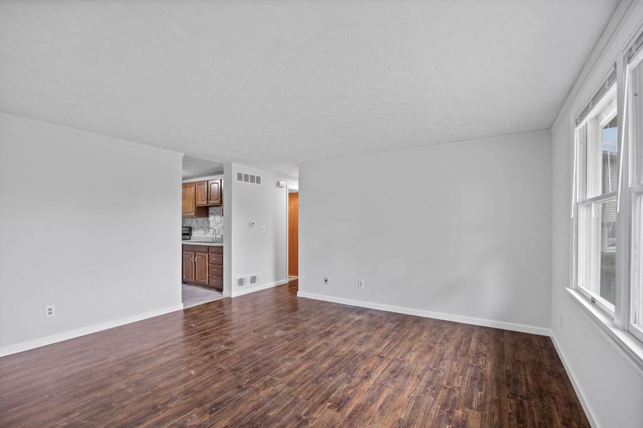 2996 Butterwick Dr - Photo 3 of 34