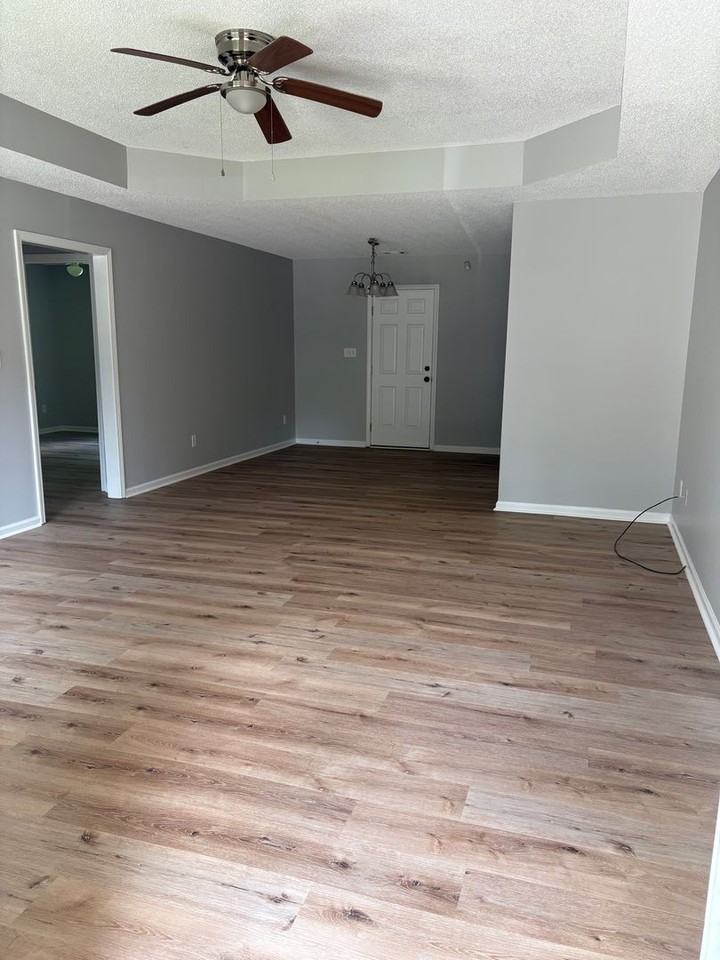 1290 Georgia Ave Se - Photo 3 of 9