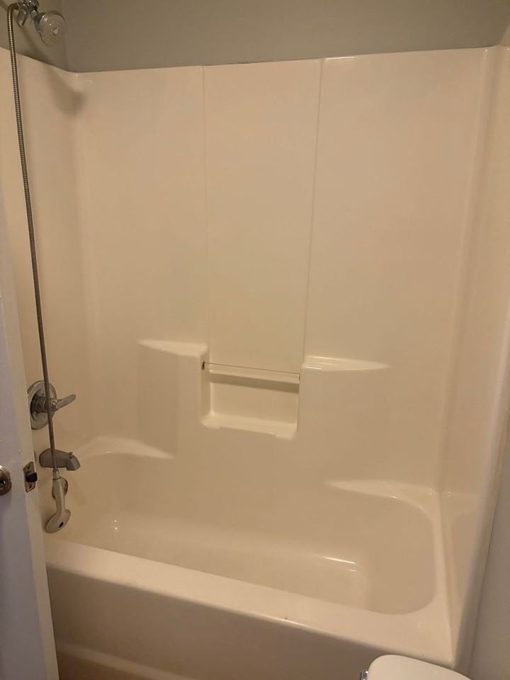 1290 Georgia Ave Se - Photo 7 of 9