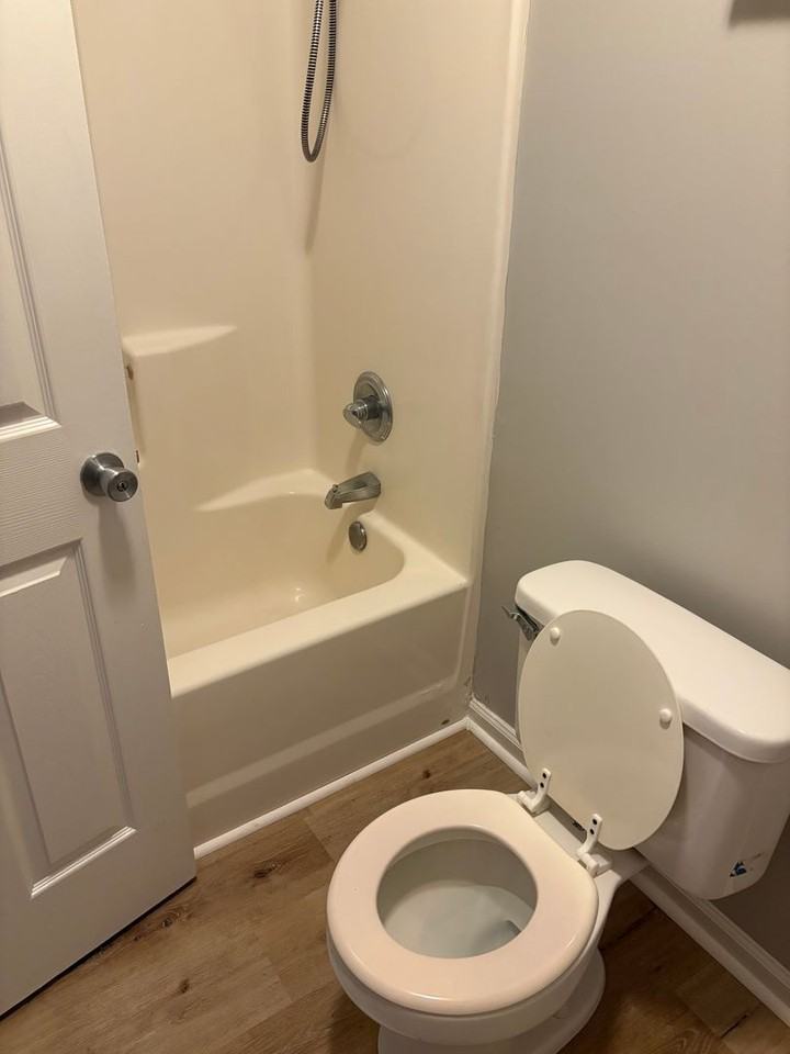 1404 Georgia Ave Se - Photo 3 of 18