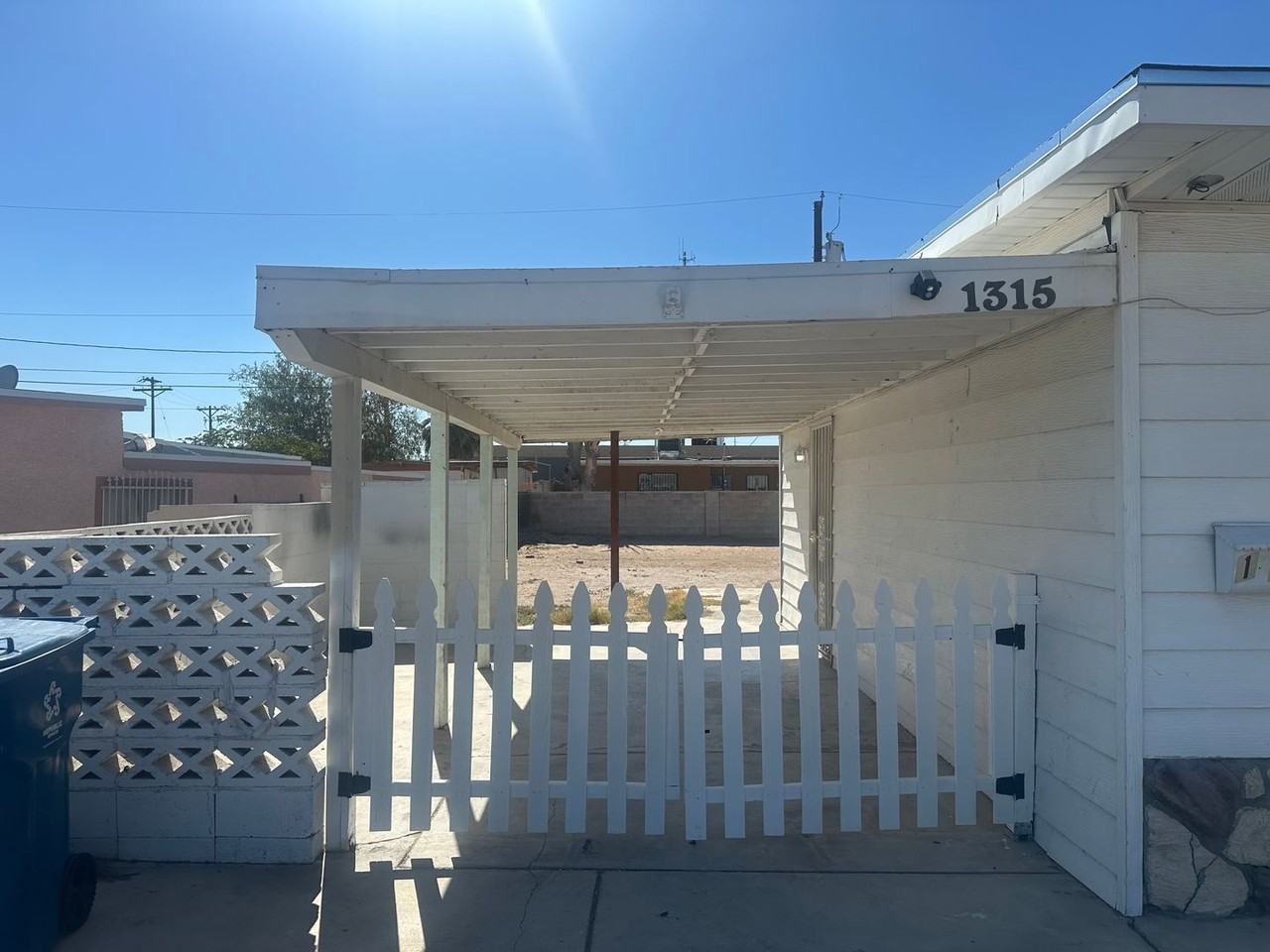 1315 Oakwood Ave - Photo 3 of 38