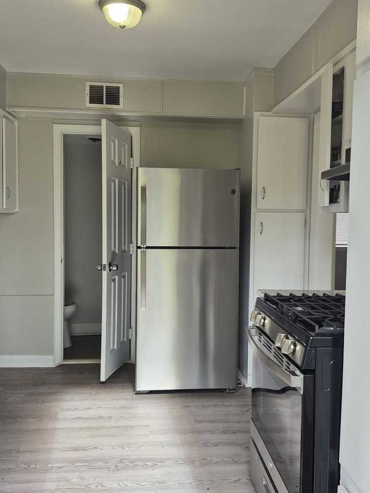 2505 Columbia Dr - Photo 3 of 6