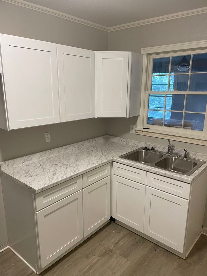 723 Olive Street - Photo 4 of 10