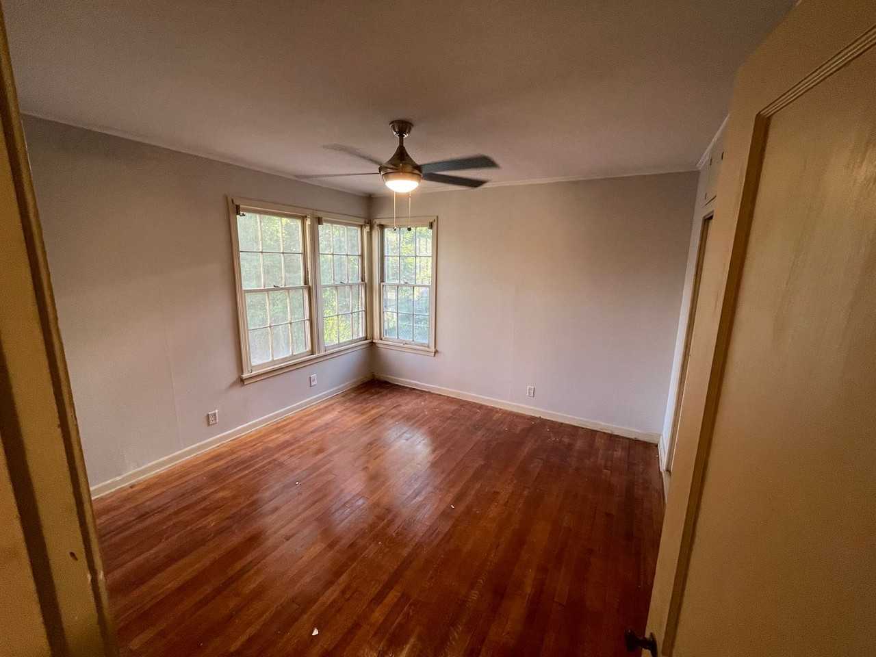 723 Olive Street - Photo 7 of 10