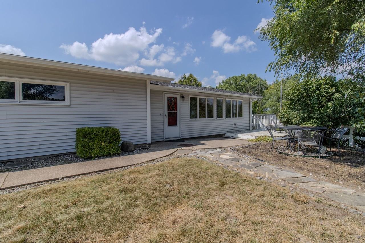 5176 Highland Dr - Photo 3 of 26