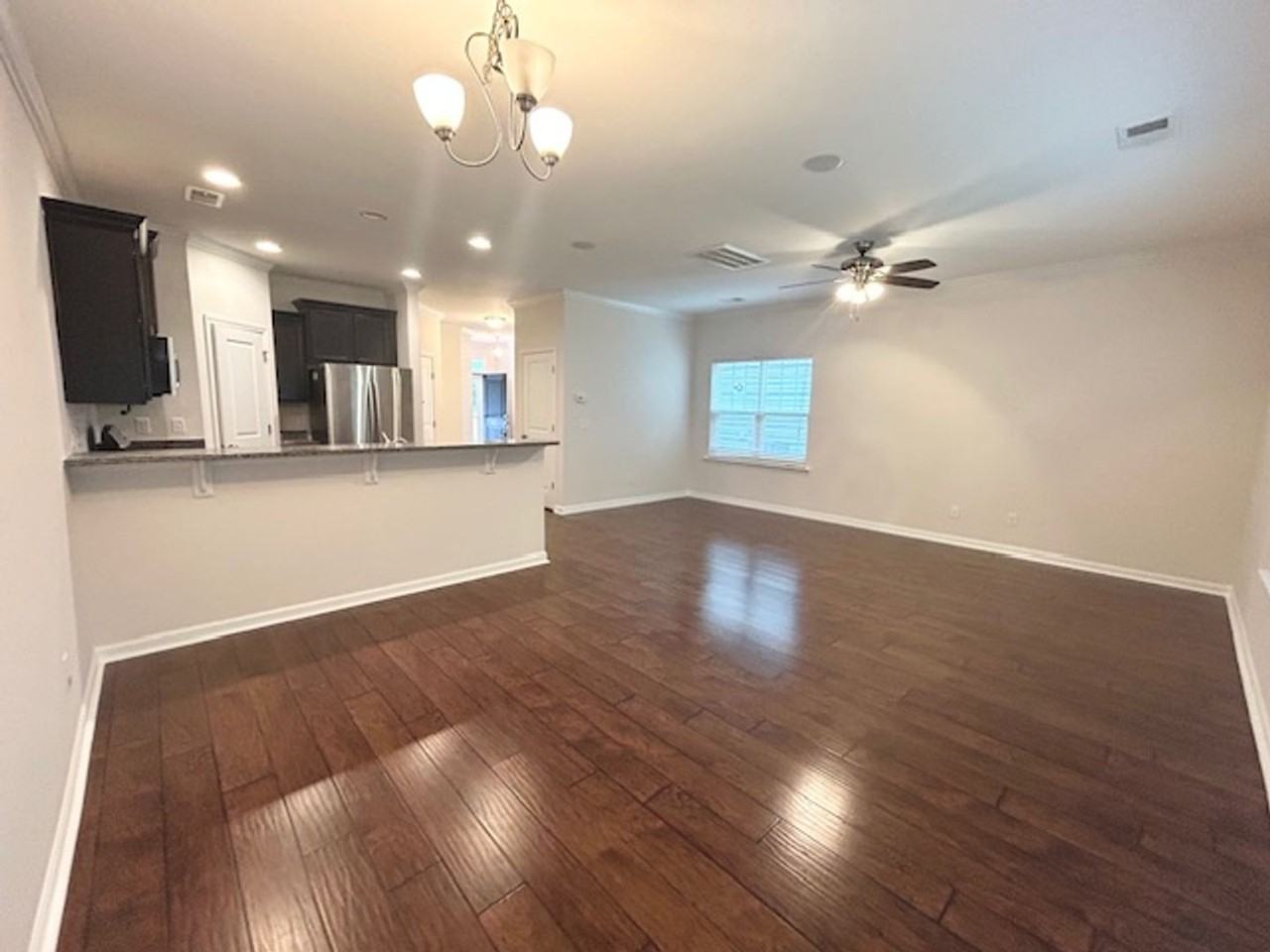 621 Finnegan Ln - Photo 3 of 11