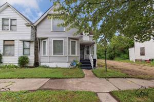 featured image of 3415 E Canfield St