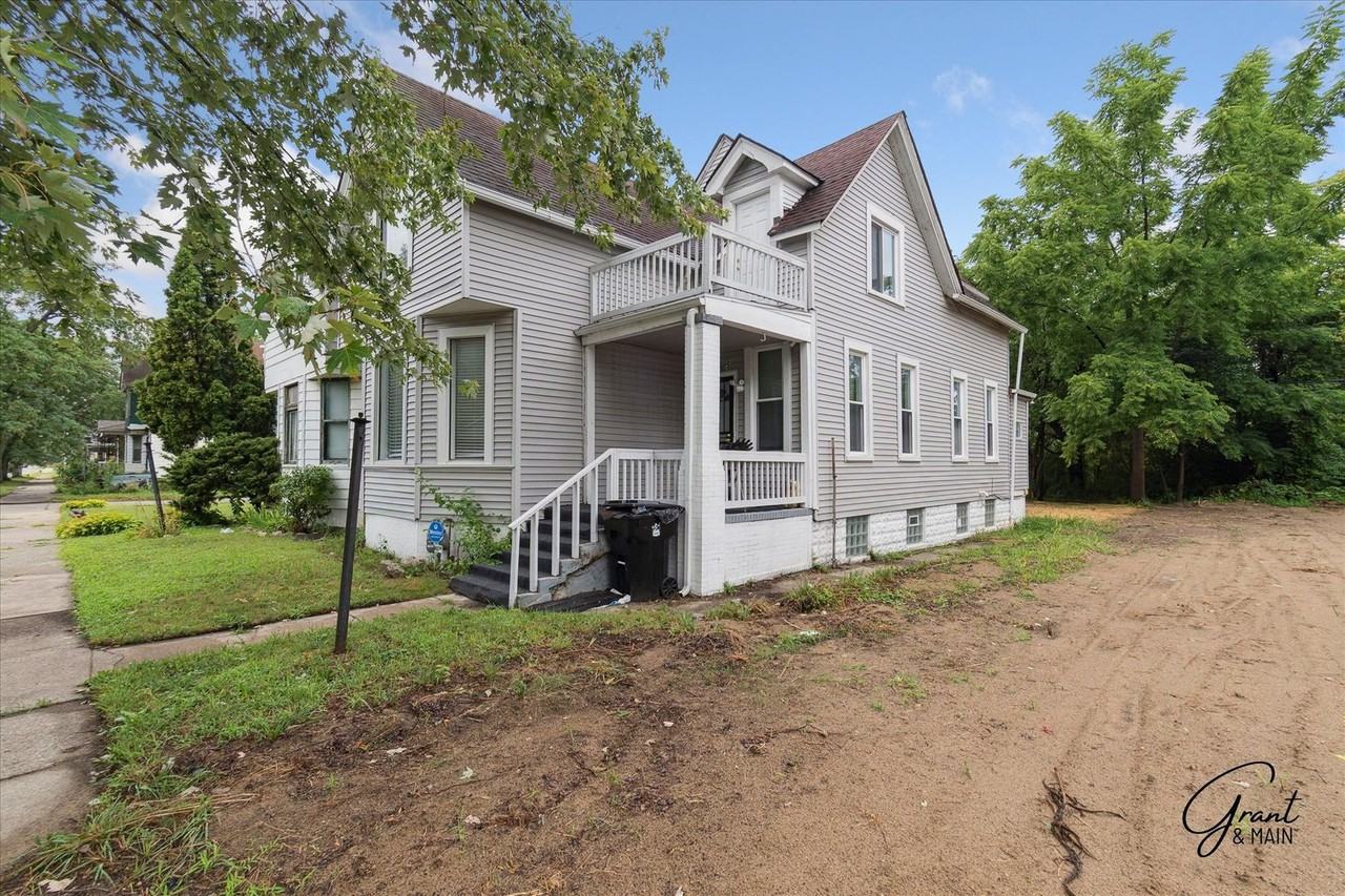 3415 E Canfield St - Photo 2 of 34