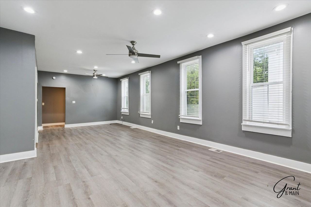 3415 E Canfield St - Photo 4 of 34