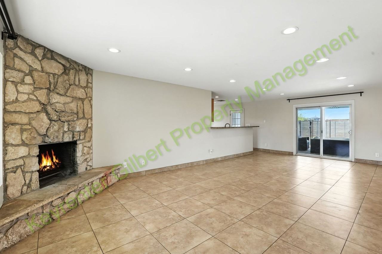 591 N Cheri Lynn Dr - Photo 6 of 37