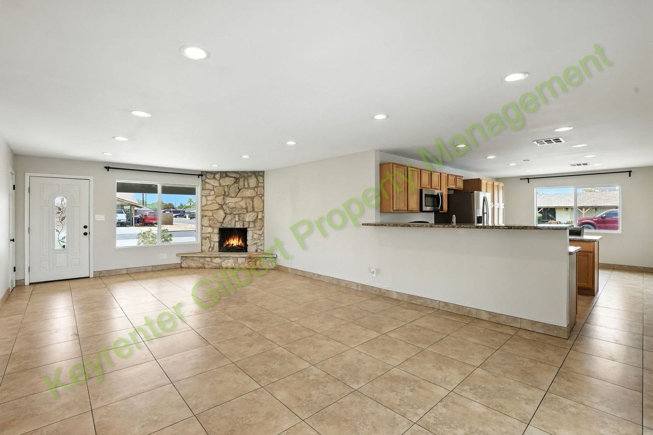 591 N Cheri Lynn Dr - Photo 7 of 37