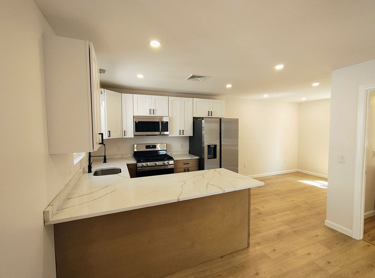 107 Metcalf St - Photo 3 of 17