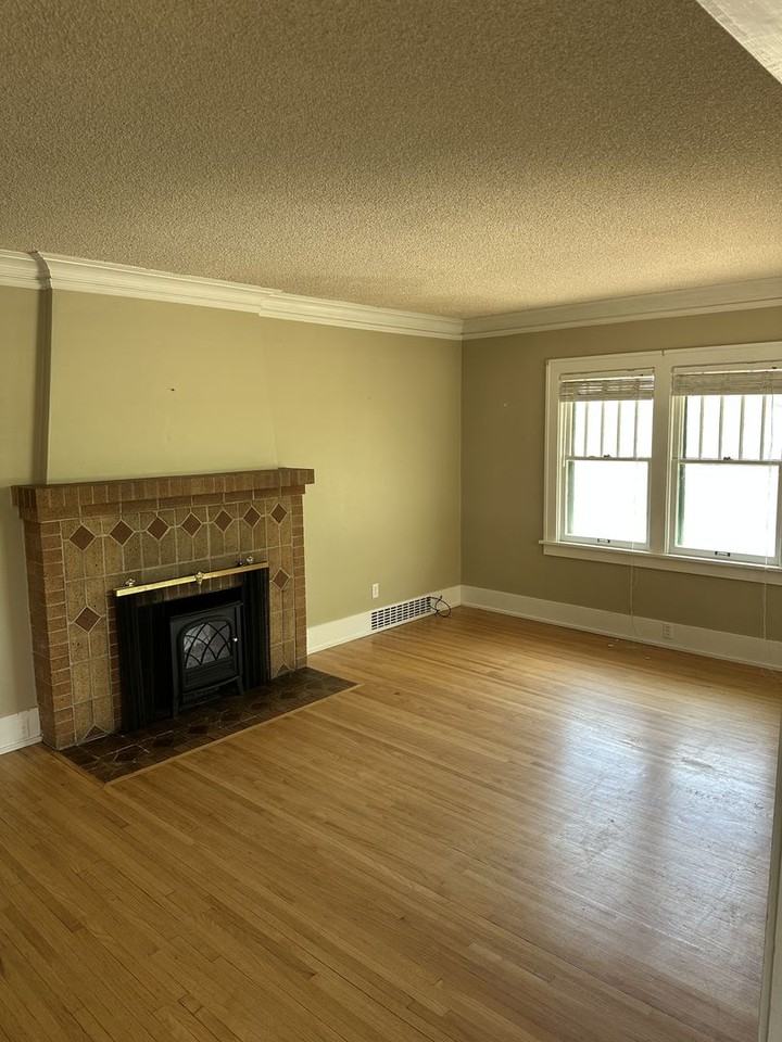 11 15th St N - Photo 5 of 25