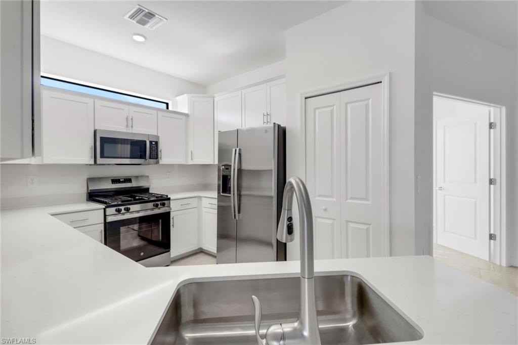 19600 Hinkley Drive - Photo 6 of 41