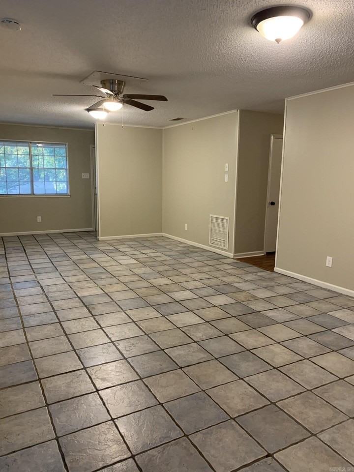 12601 Pleasant View Dr - Photo 2 of 10