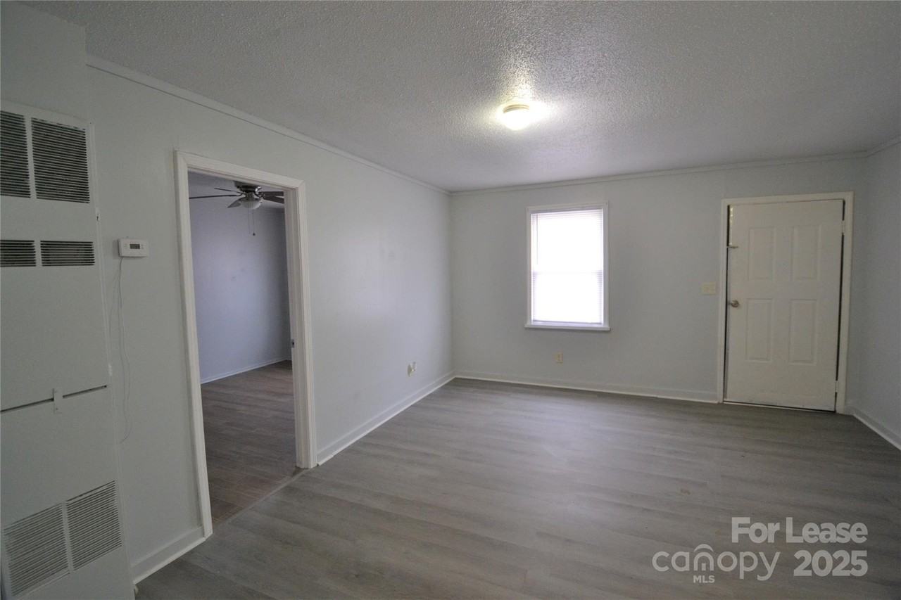 1009 Plymouth St Apt A #A - Photo 4 of 14