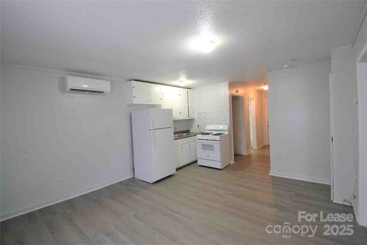 1009 Plymouth St Apt A #A - Photo 7 of 14