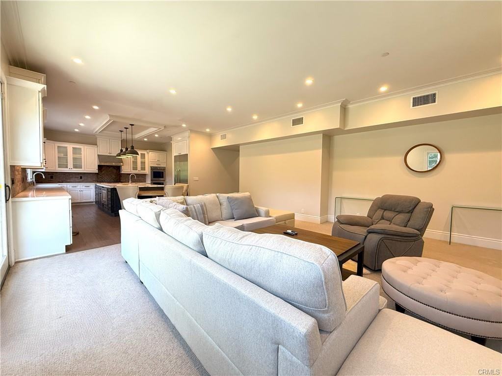 1781 E Mountain St - Photo 2 of 8