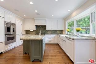 4211 W Toluca Lake Ln - Photo 1 of 1