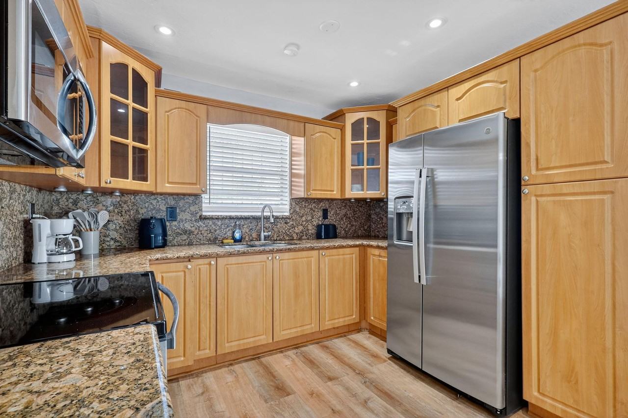 W 35th St - Photo 7 of 14