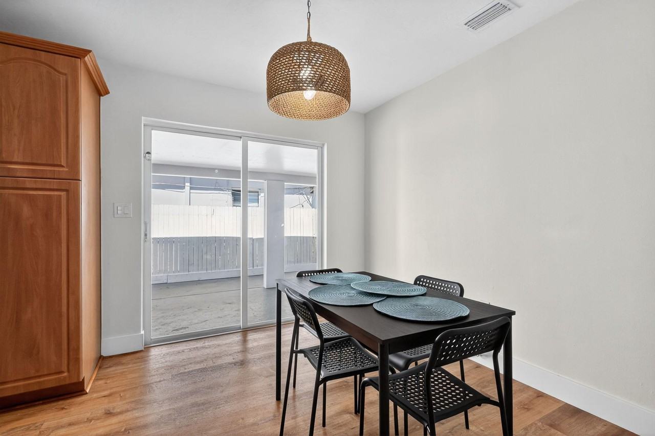 W 35th St - Photo 4 of 14