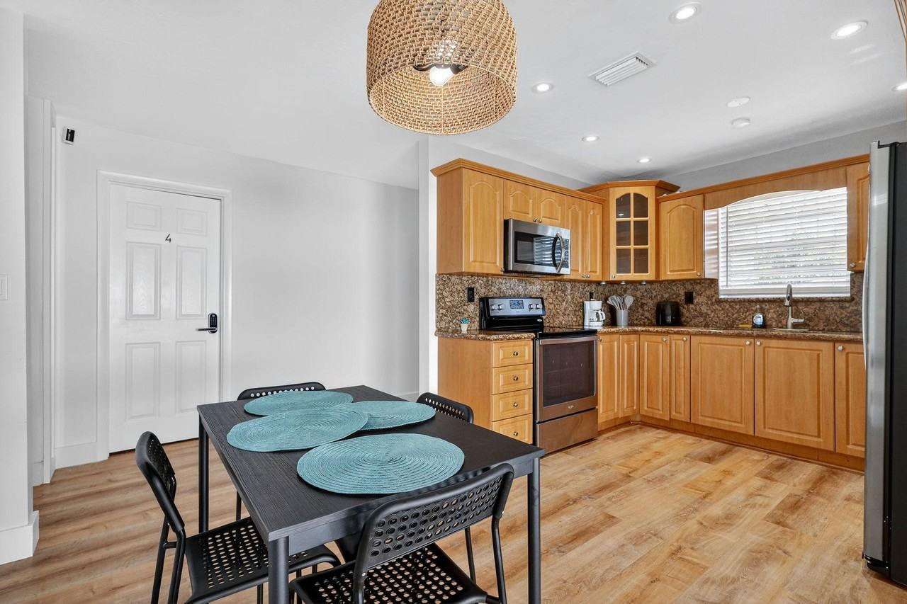 W 35th St - Photo 5 of 14