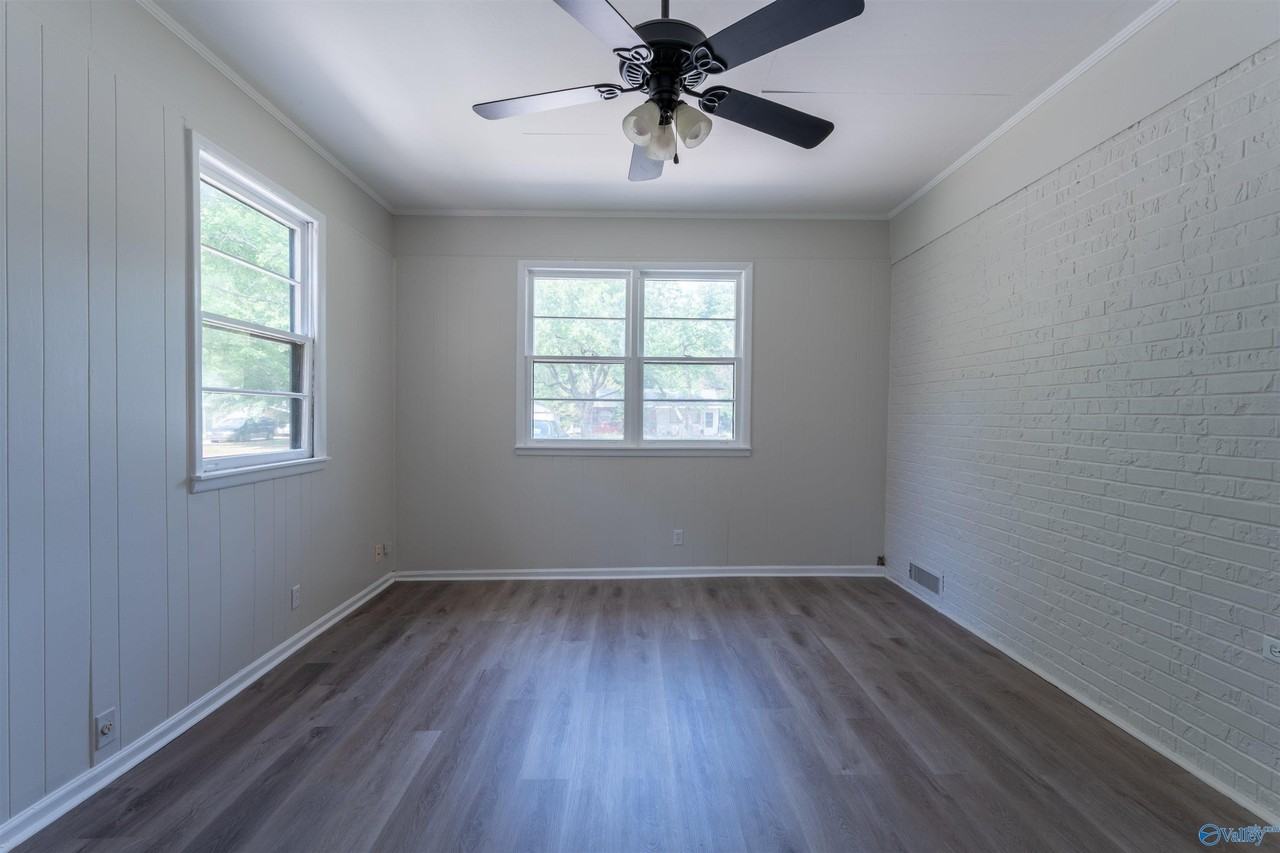 1018 5th Ave Sw - Photo 2 of 20