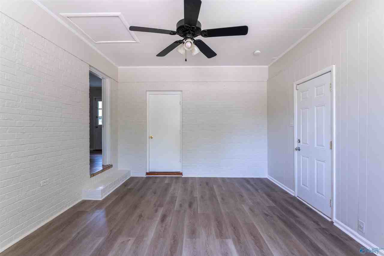 1018 5th Ave Sw - Photo 3 of 20