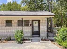 1705 Mulford St #C - Photo 1 of 1