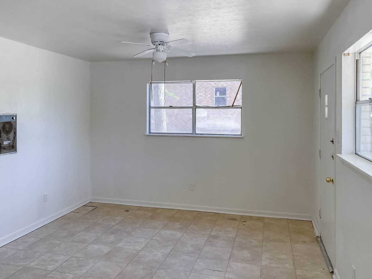 1705 Mulford St #C - Photo 5 of 6