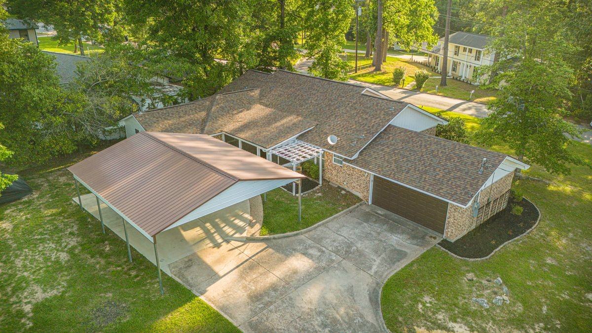 403 E Lake Dr - Photo 3 of 14