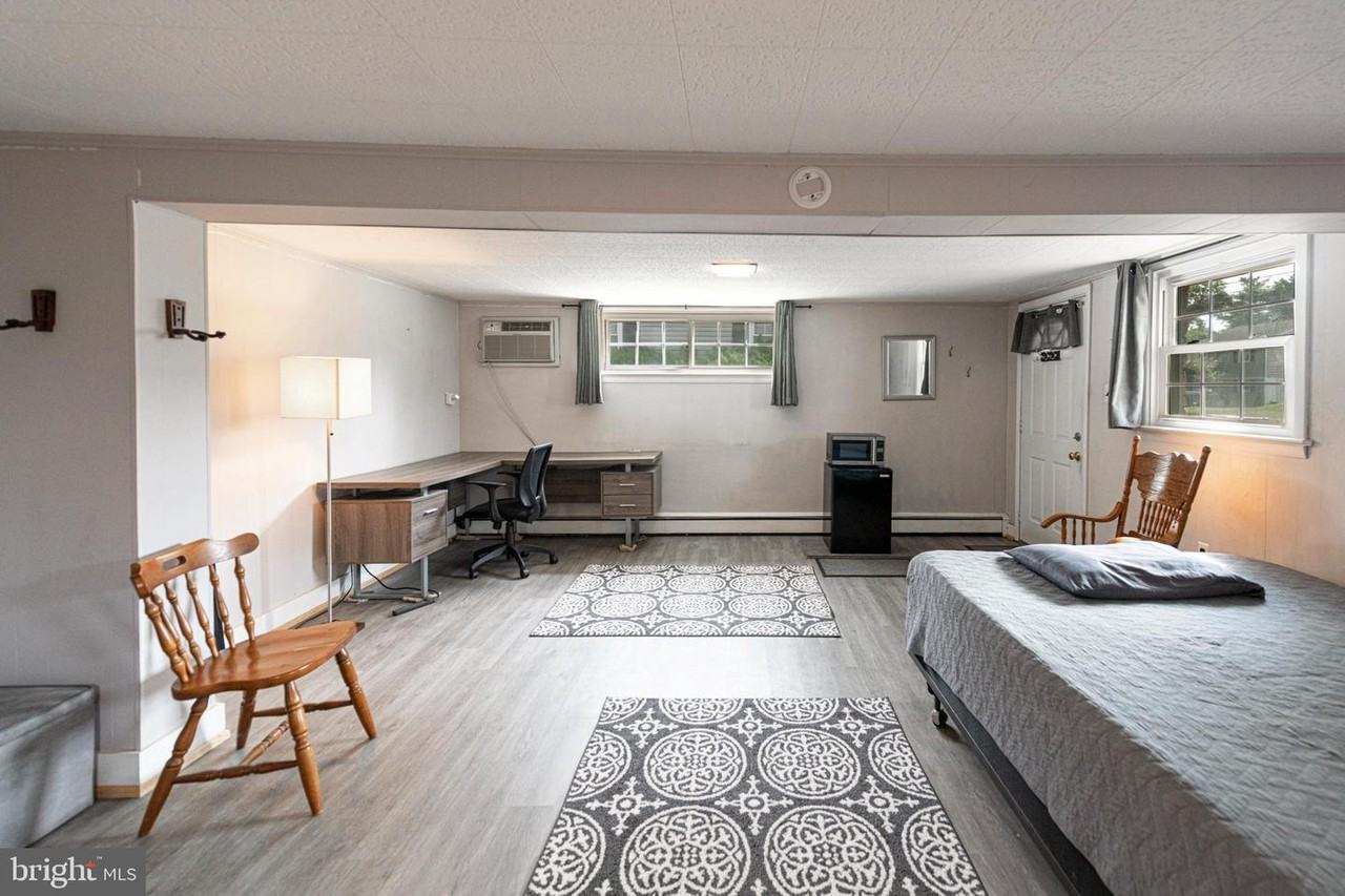 1231 Madison Ave - Photo 2 of 10