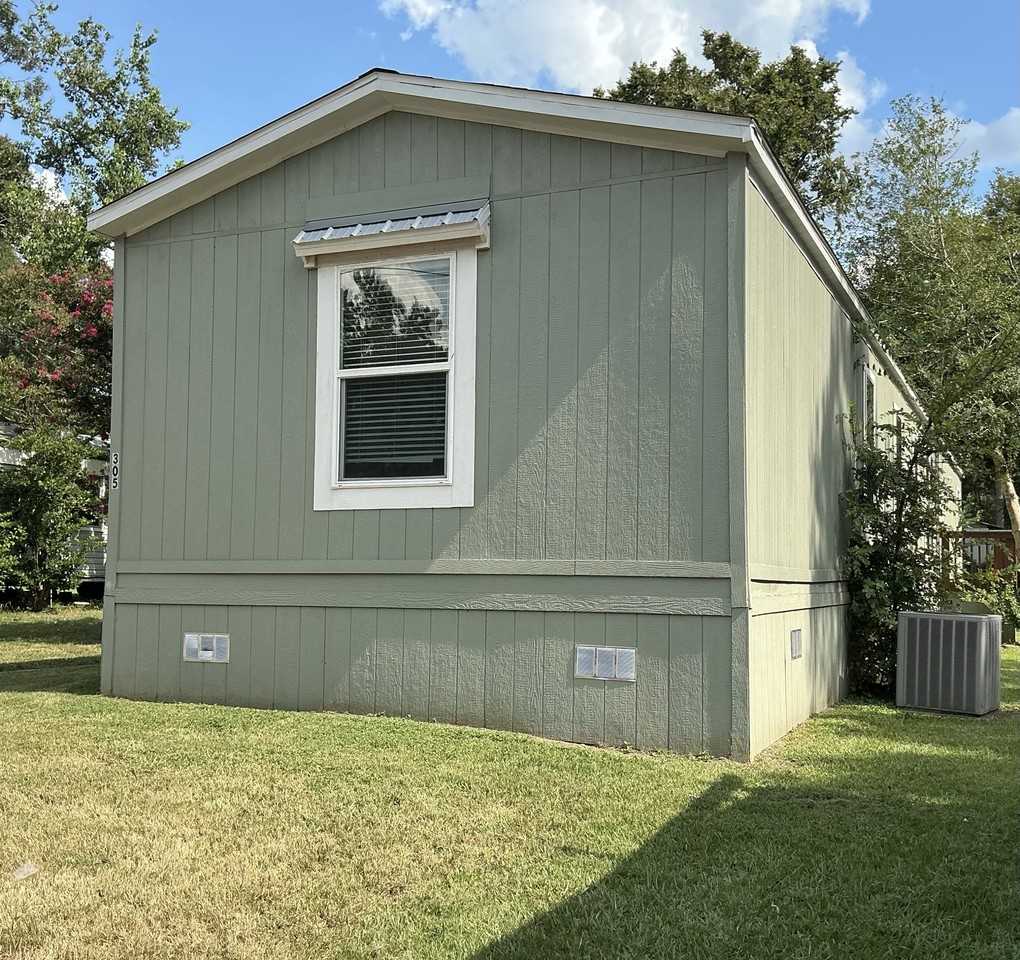 305 Fryer St - Photo 2 of 29