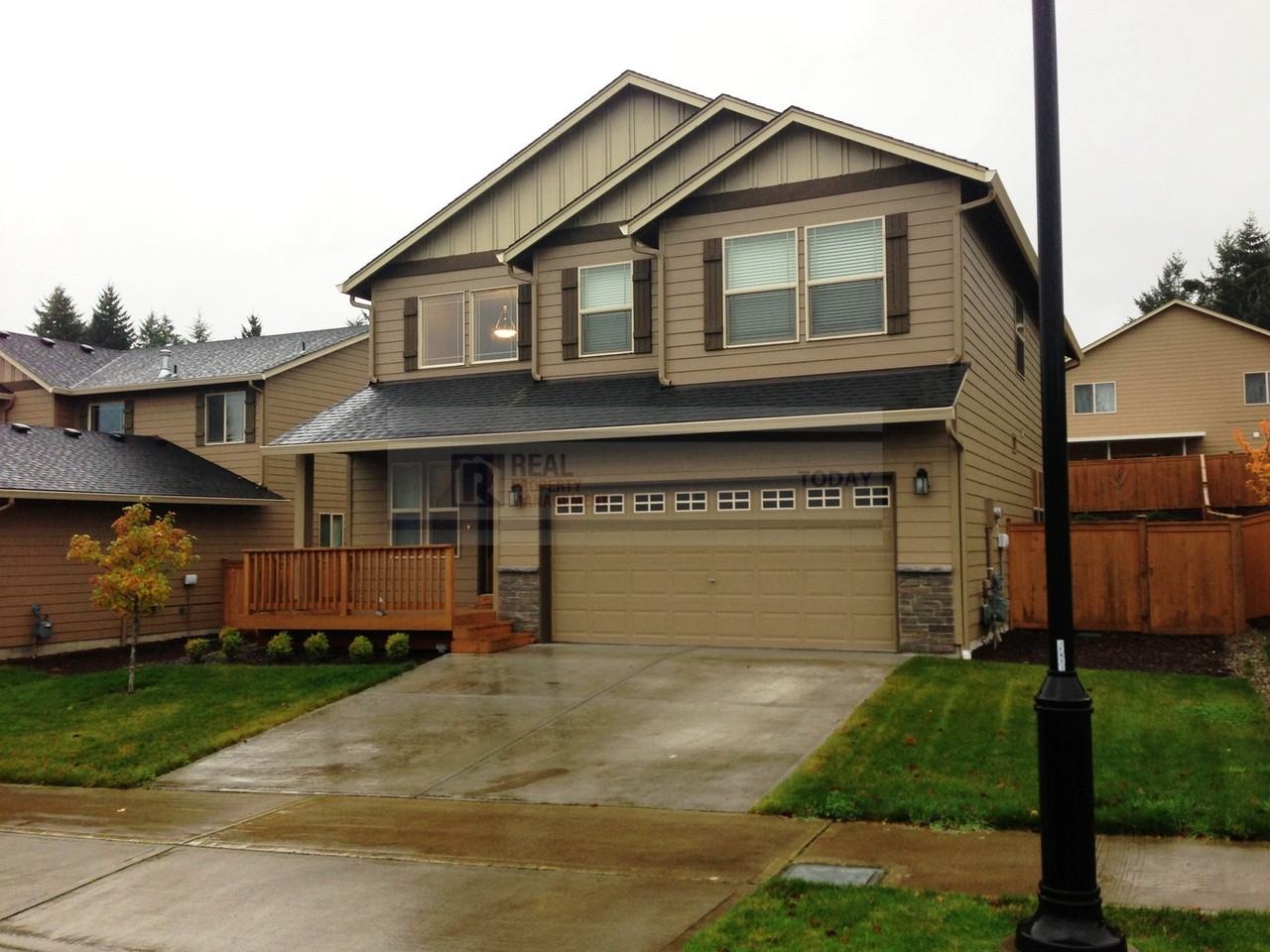 3611 Loren St Ne - Photo 2 of 10