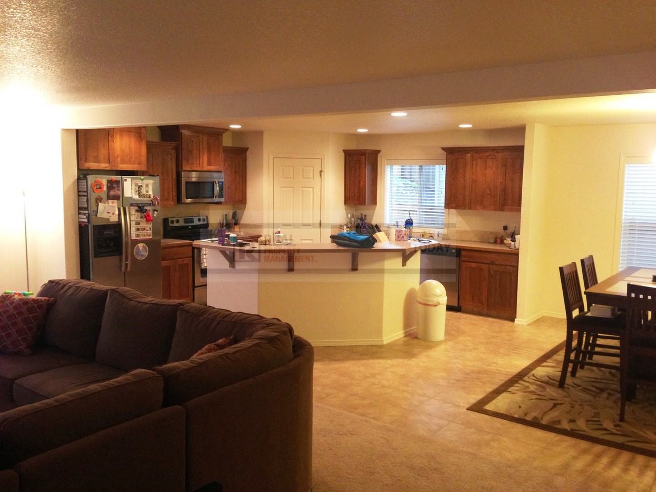 3611 Loren St Ne - Photo 4 of 10