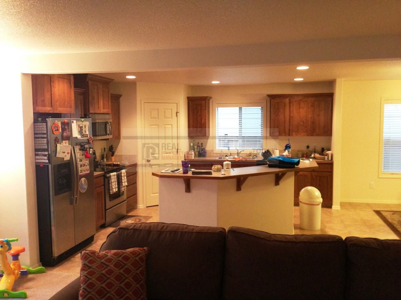 3611 Loren St Ne - Photo 5 of 10