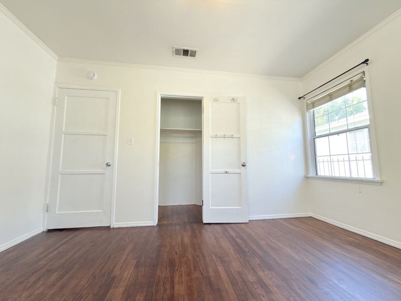 11216 Covello St - Photo 7 of 10