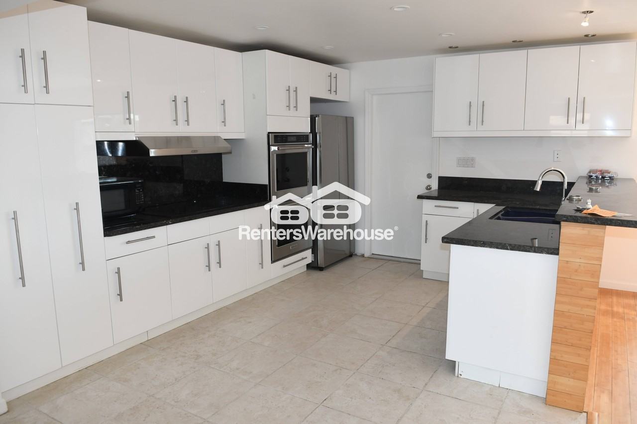 2111 E Oxford Dr - Photo 5 of 15