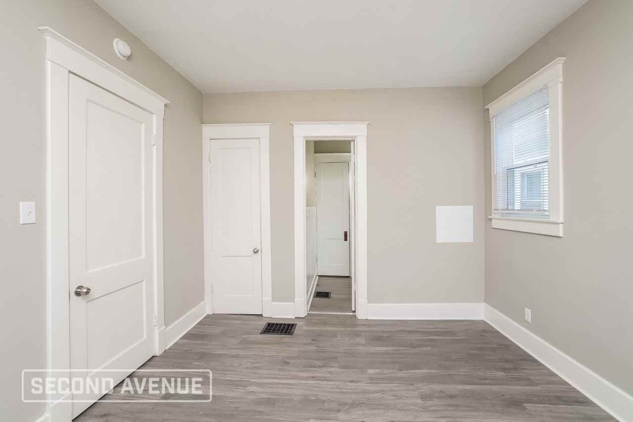 1826 Greenwood Ave - Photo 5 of 13