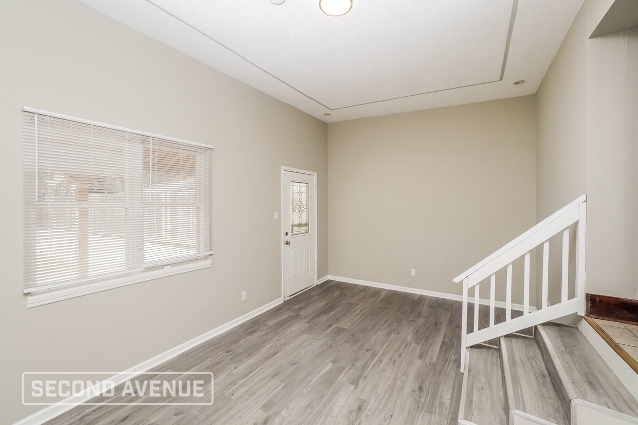 1826 Greenwood Ave - Photo 6 of 13